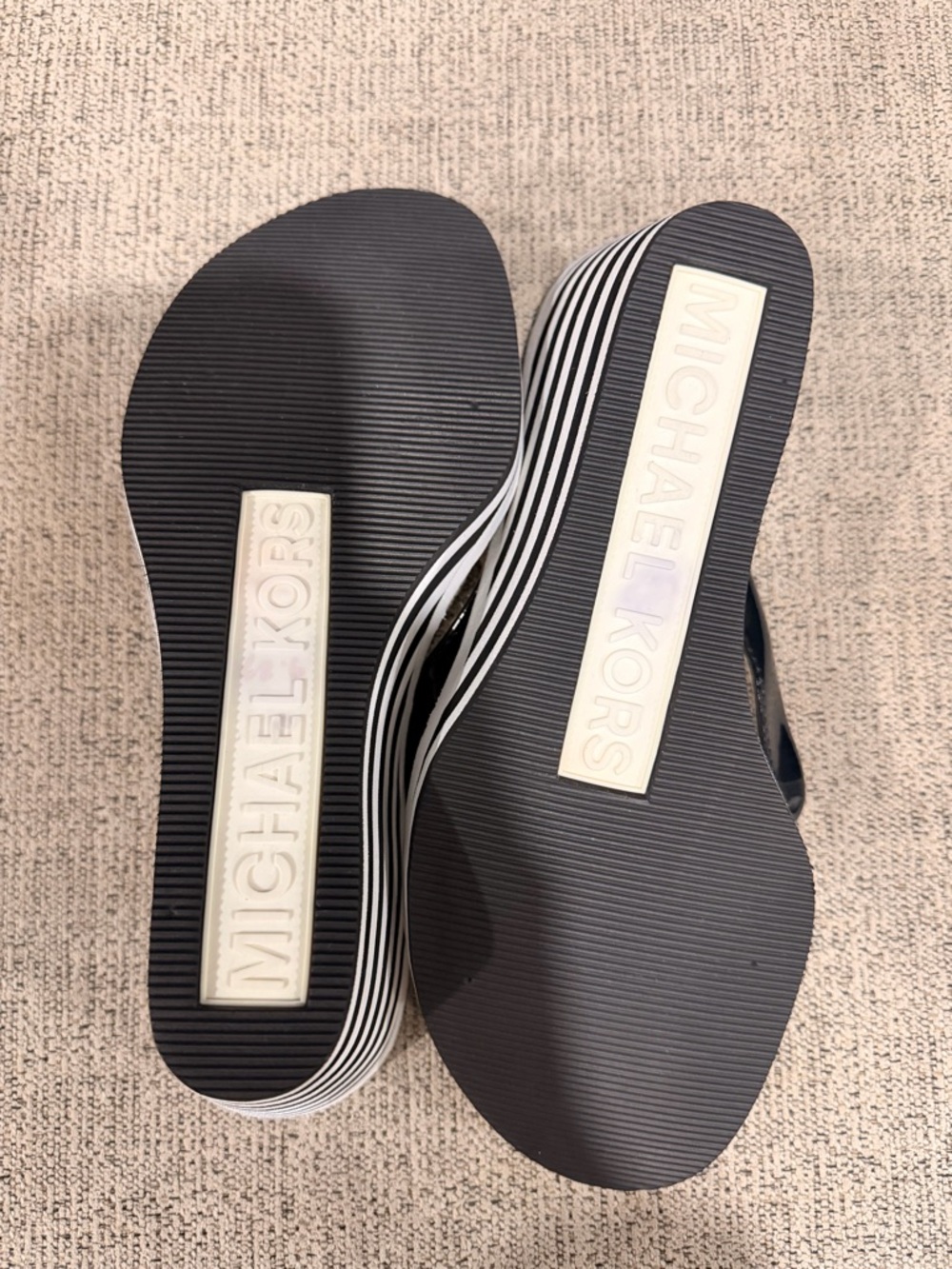 Michael Kors Black and White Striped Wedge Thong Sandals Size 7.5 - Picture 8 of 10